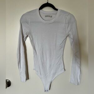 🦄 Abercrombie & Fitch Long Sleeve Ribbed White Bodysuit